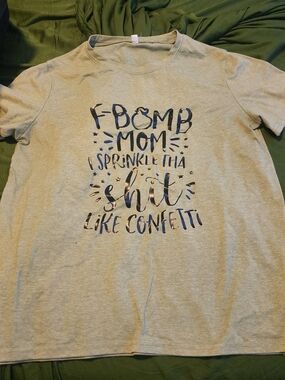 Unbranded Light Gray Graphic Tee - 'F-Bomb Mom'